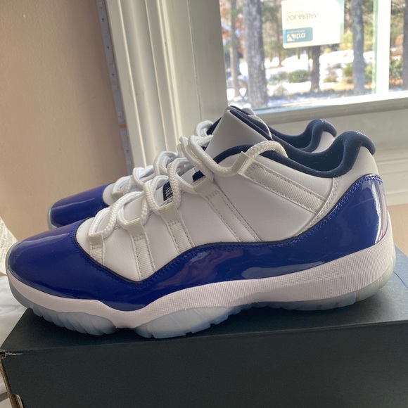 Jordan 11s Retro low - Picture 1 of 4